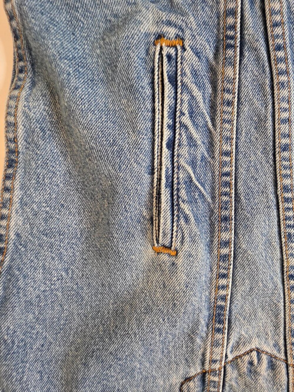 Levi's Vintage 90's Flawless, Light Wash Trucker Jean Jacket 70507-0389, Size XL - Picture 16 of 16